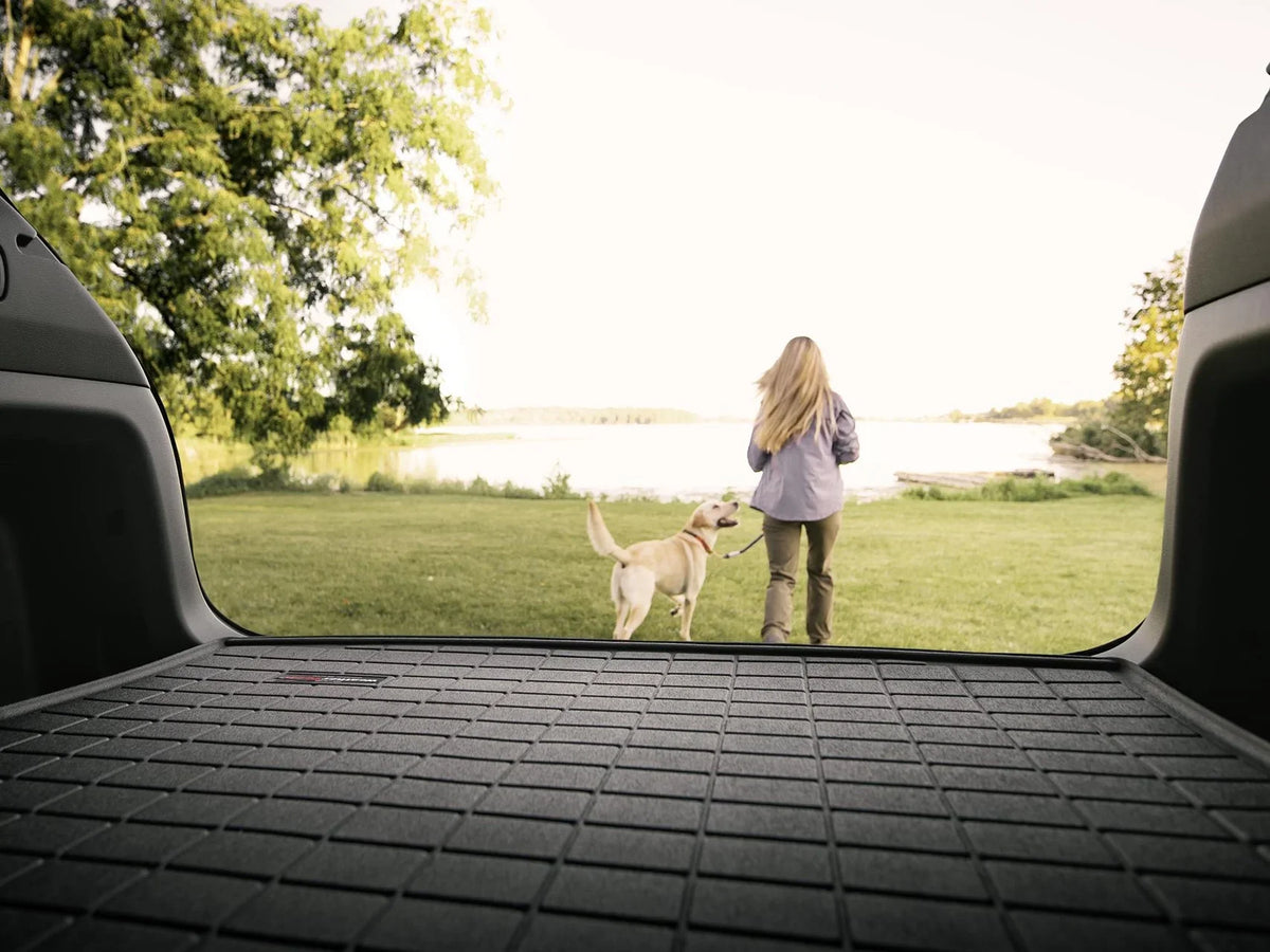 WeatherTech Cargo Trunk Liner with Bumper Protector matching with  Escape, Escape Hybrid, Escape Plug-In Hybrid - Behind 2nd Row Seating With Bumper Protector, Black